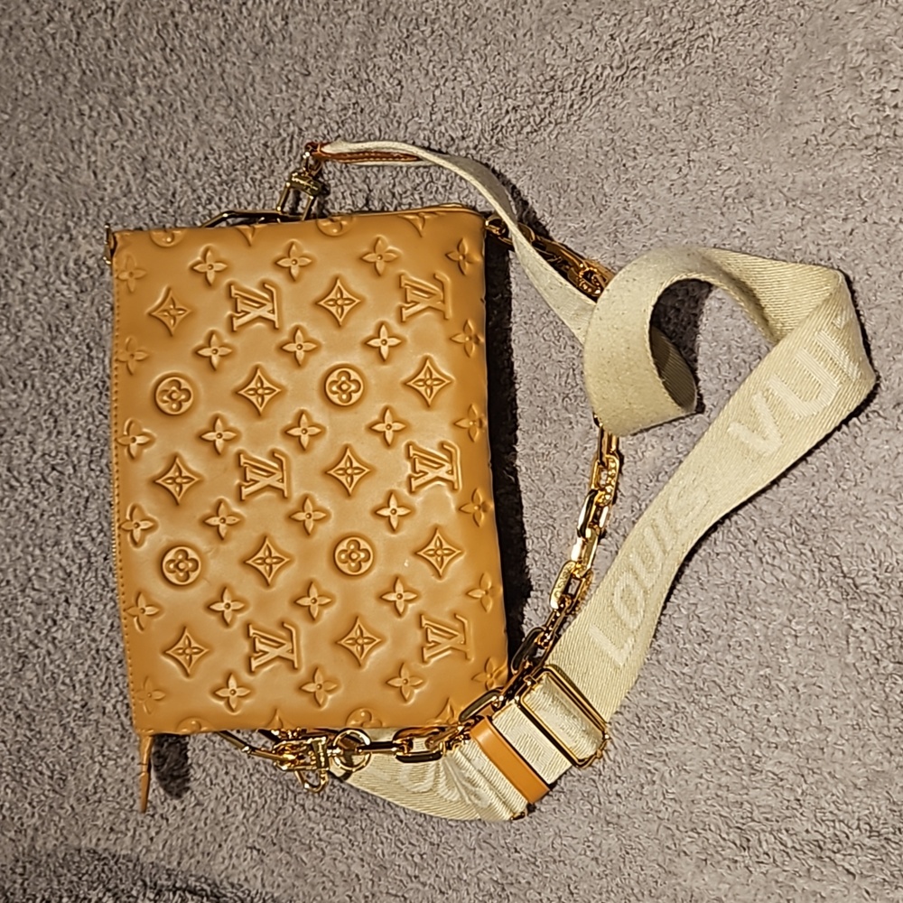 LV Coussin PM